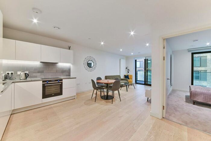 2 Bedroom Apartment To Rent In Marco Polo Tower -, S7