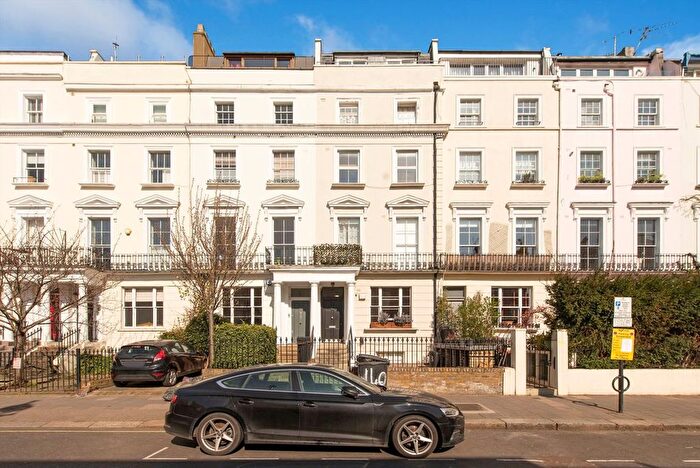 2 Bedroom Flat For Sale In Westbourne Grove, Notting Hill, W11