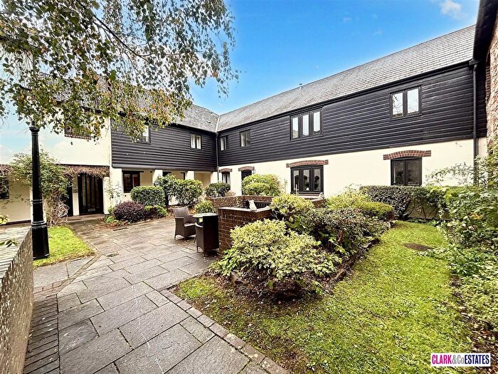 1 Bedroom Flat For Sale In Trafalgar Court, High Street, Topsham, EX3