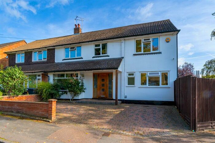 4 Bedroom Semi-Detached House For Sale In Hambro Close, East Hyde, Luton, LU2