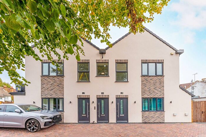 3 Bedroom Flat To Rent In Elm Road, Sutton, Wallington, SM6