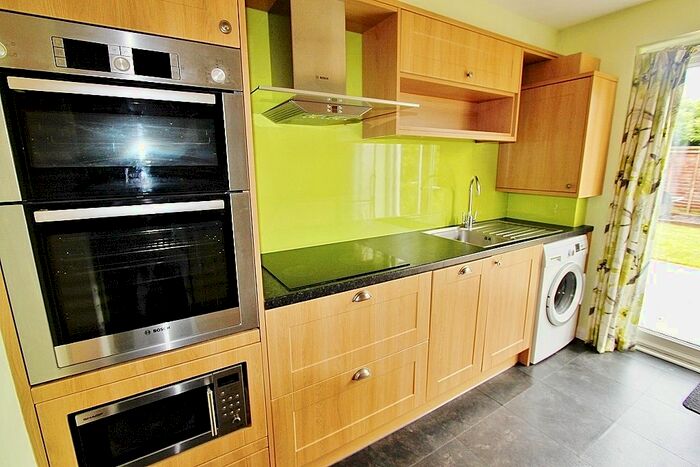 2 Bedroom Flat To Rent In Keats Close, Chigwell IG7