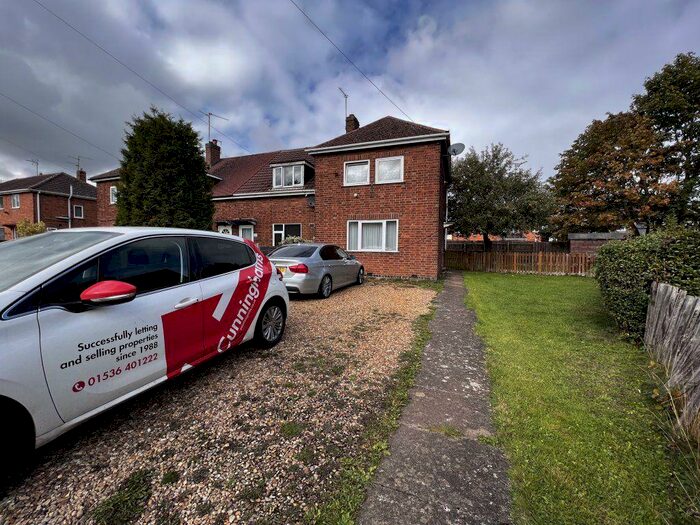 3 Bedroom House To Rent In Highfield Grove, Corby, NN17