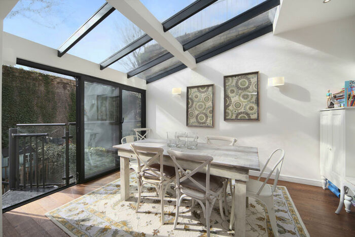 4 Bedroom Apartment To Rent In Gloucester Avenue, Primrose Hill, NW1