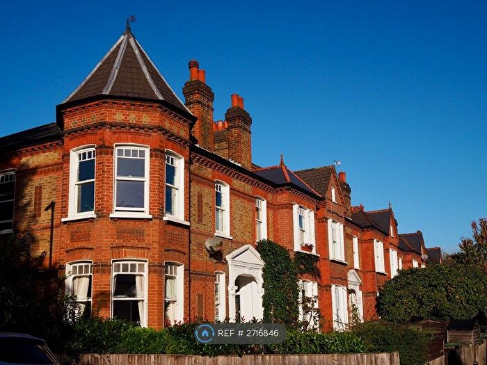 3 Bedroom Maisonette To Rent In Croxted Road, London, SE21