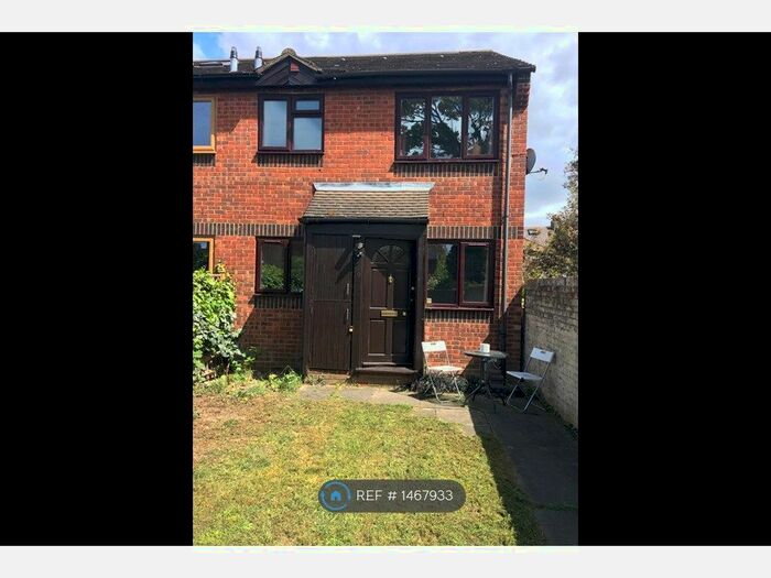 1 Bedroom Flat To Rent In Temple Close, London, E11