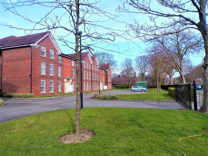 2 Bedroom Flat To Rent In Dunsley House, Hessle Road, Hull, HU4