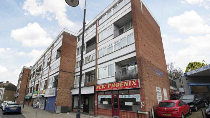 3 Bedroom Maisonette To Rent In Princesses Parade, Waterside, Crayford, DA1