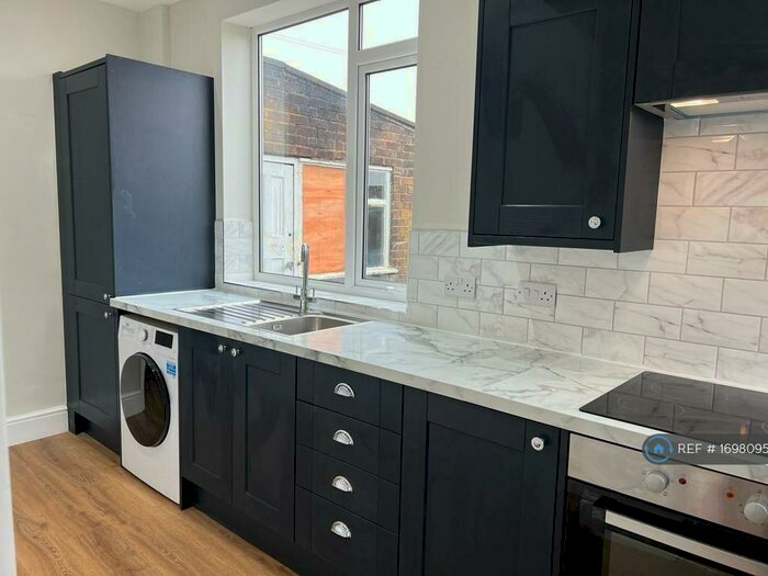 3 Bedroom Semi-Detached House To Rent In Shaw Lane, Prescot, L35