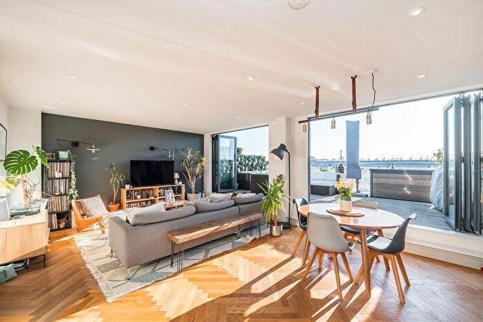 2 Bedroom Flat For Sale In Atalanta Street, London, SW6