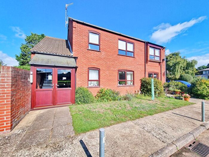 2 Bedroom Flat To Rent In Warnes Close, Cromer, NR27