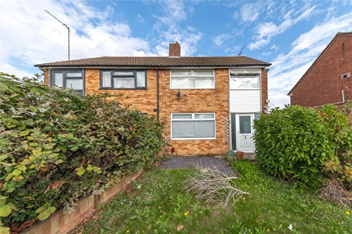 4 Bedroom Semi Detached House For Sale In Rowelfield, Luton, Bedfordshire, LU2