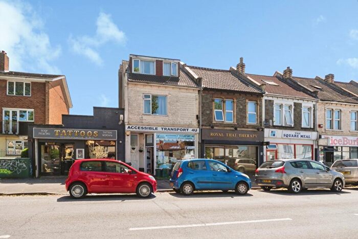 4 Bedroom Maisonette For Sale In Staple Hill Road, Bristol, BS16