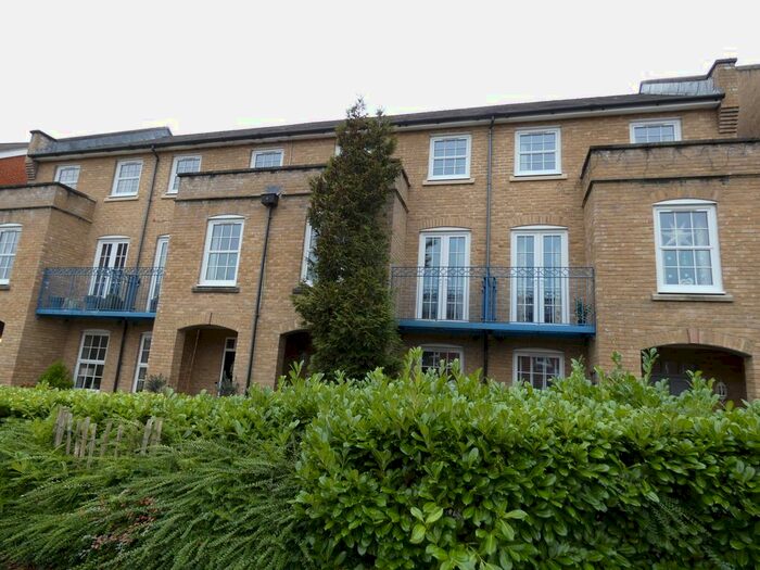 3 Bedroom Town House To Rent In Gaiger Avenue, Sherfield-On-Loddon RG27