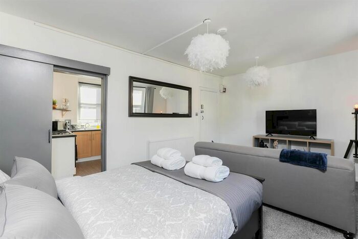 1 Bedroom Flat To Rent In Warren Street, London, W1T