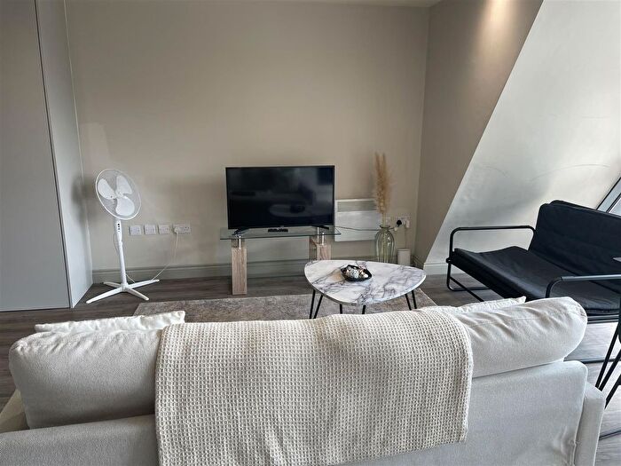 1 Bedroom Flat To Rent In North Street, Leeds, LS2