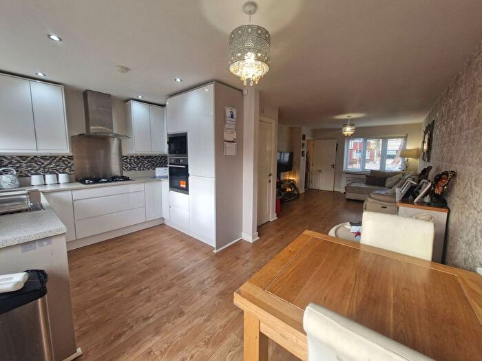 4 Bedroom Semi-detached House For Sale In Melling Road, Aintree, L9