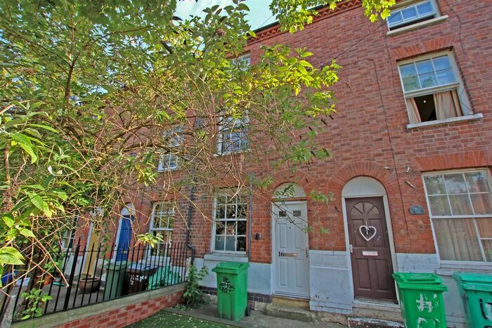 3 Bedroom Terraced House To Rent In Campbell Grove, Nottingham, NG3