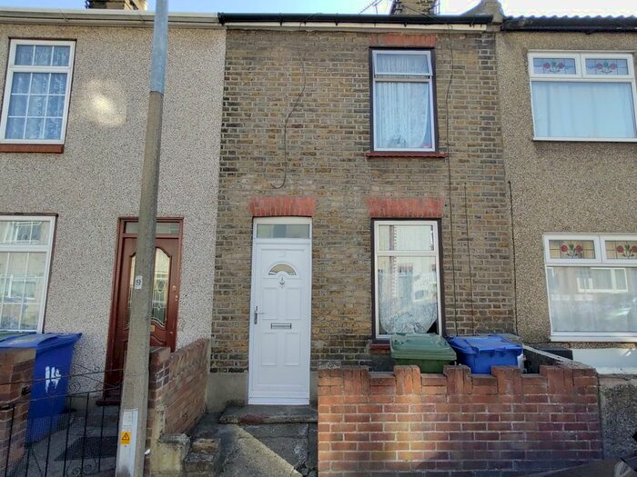 2 Bedroom Terraced House To Rent In William Street, Grays RM17