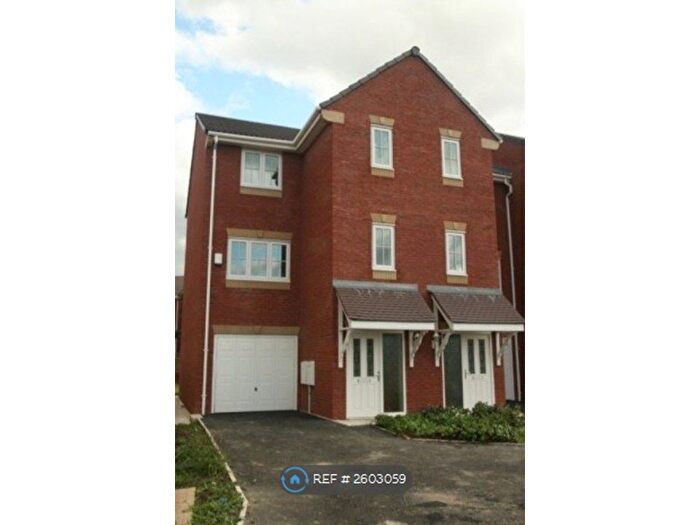 4 Bedroom Terraced House To Rent In Spring Place Gardens, Mirfield, WF14