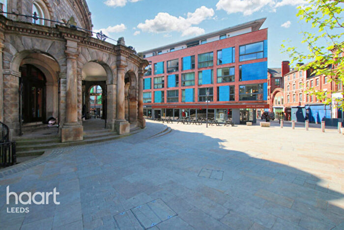 3 Bedroom Apartment For Sale In Crown Street, Leeds, LS2