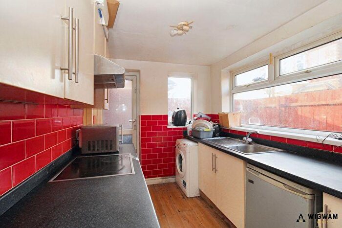 2 Bedroom End Of Terrace House For Sale In Perth Street West, Hull, HU5