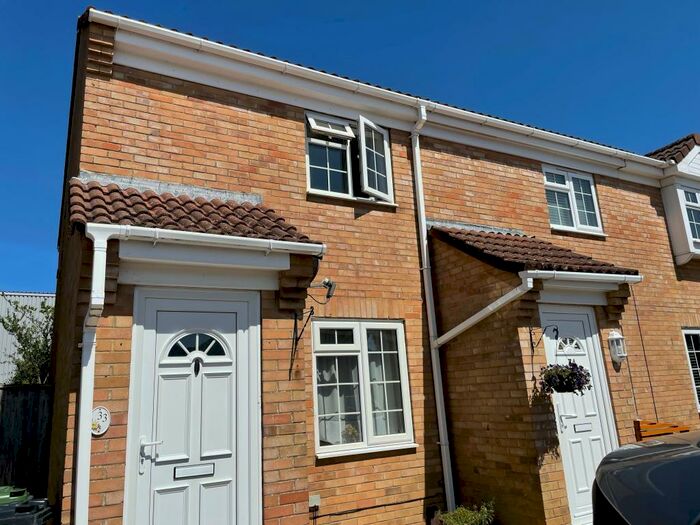 2 Bedroom House To Rent In Halifax Way, Christchurch, BH23