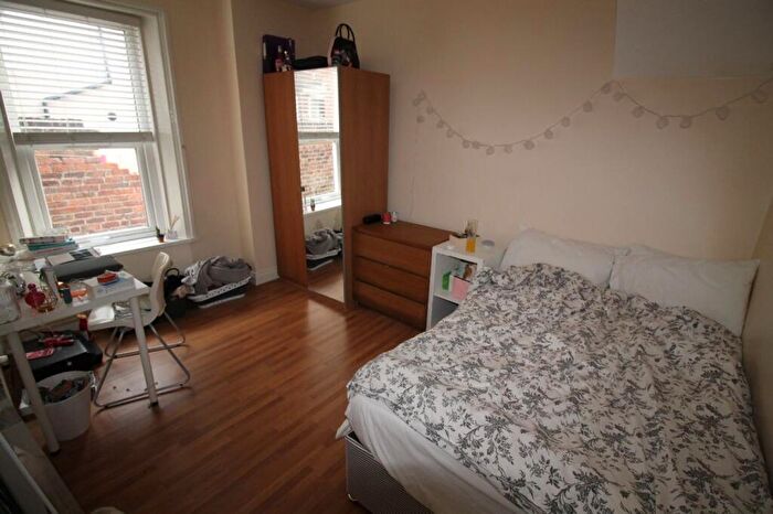 3 Bedroom Flat To Rent In Shortridge Terrace, Newcastle Upon Tyne, NE2