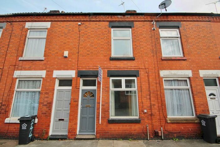 3 Bedroom Terraced House To Rent In Western Road, Leicester, LE3