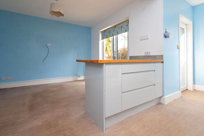 3 Bedroom Detached House To Rent In Wroxham Road, Poole, BH12