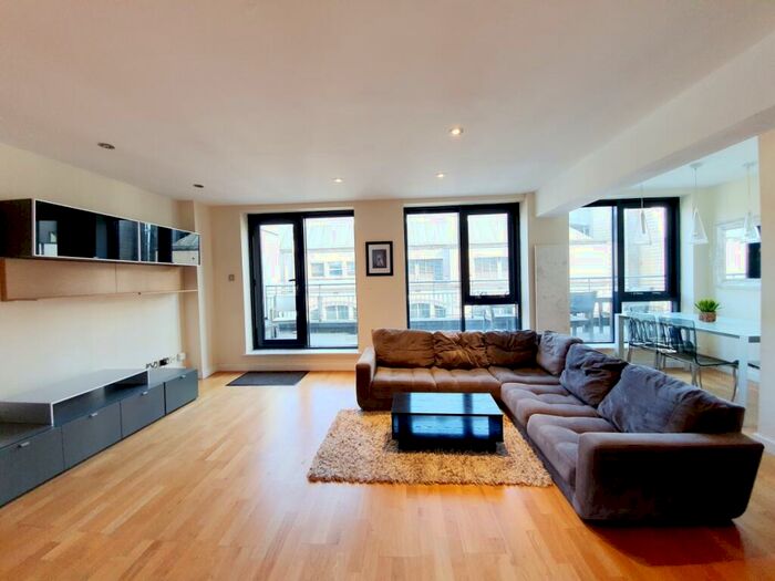 2 Bedroom Penthouse For Sale In Park Row, Leeds, LS1