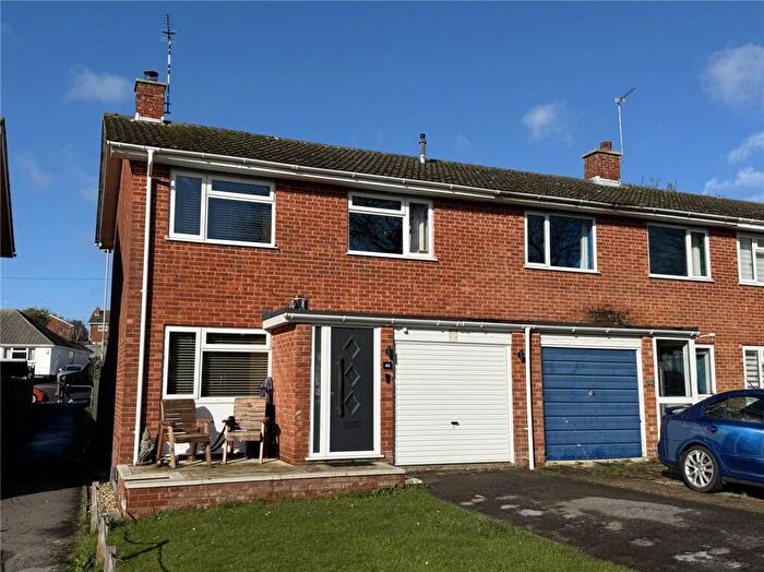 3 Bedroom House For Sale In Willowdene Close, Ashley, New Milton, Hampshire, BH25