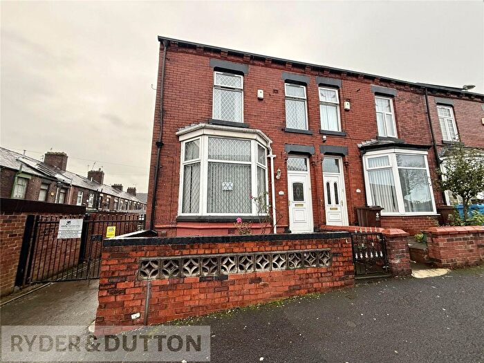 4 Bedroom Terraced House To Rent In Villa Road, Oldham, Greater Manchester, OL8