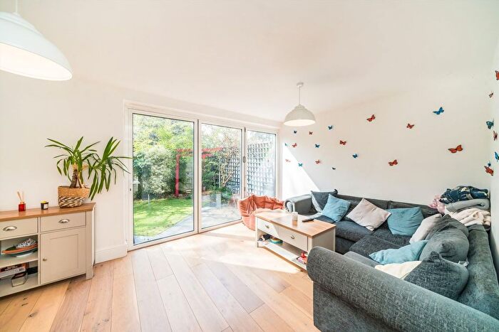 4 Bedroom Property To Rent In North Drive, Tooting, SW16