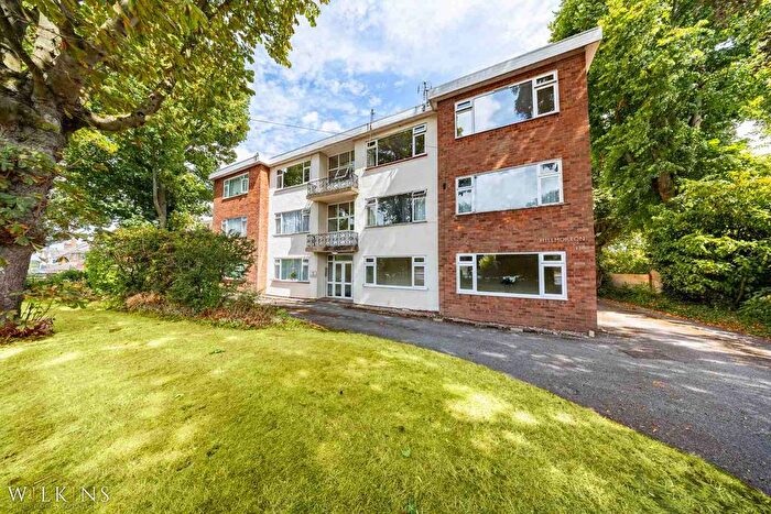 2 Bedroom Flat For Sale In Clarence Road, Sutton Coldfield, West Midlands, B74