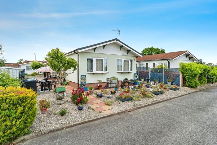 3 Bedroom Park Home For Sale In Bedwell Park, Witchford, Ely, CB6