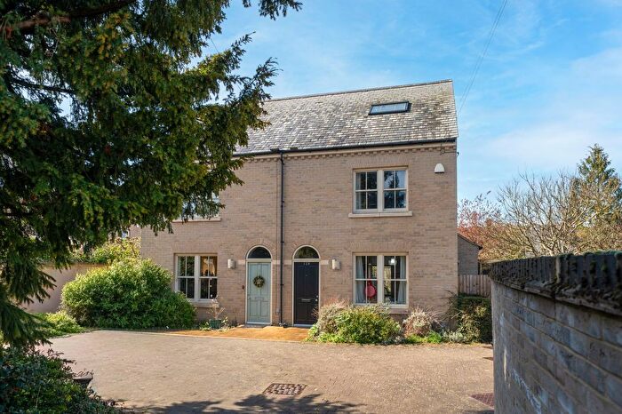 4 Bedroom Semi Detached House For Sale In Vinery Road, Cambridge, CB1