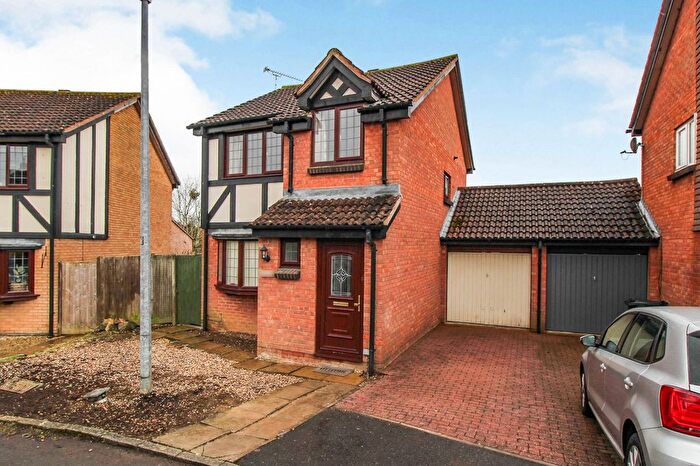 3 Bedroom Detached House To Rent In Tye Gardens, Grange Park, SN5