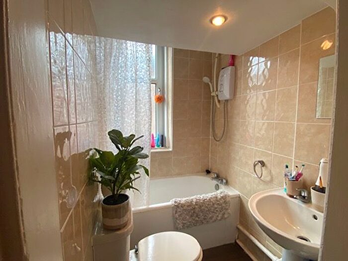 1 Bedroom Flat To Rent In Springvalley Terrace, Morningside, Edinburgh, EH10