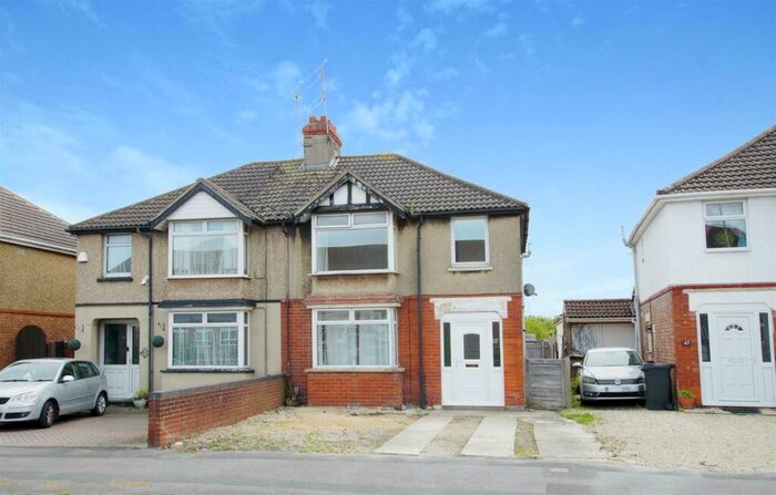 3 Bedroom Semi-Detached House To Rent In Drove Road, Old Walcot, Swindon, SN1