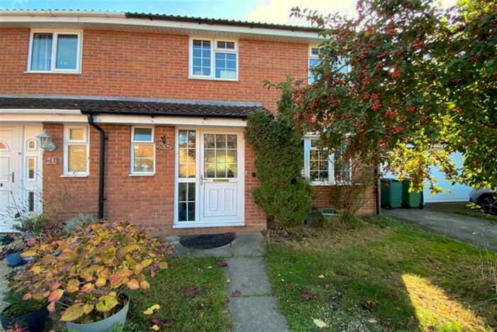 4 Bedroom Semi-Detached House To Rent In Hare Close, Buckingham, Buckingham, Buckinghamshire, MK18