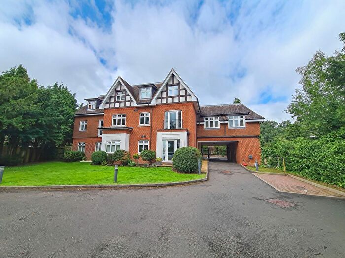 2 Bedroom Flat For Sale In Maypole Road, Cranfield Lodge Maypole Road, RH19