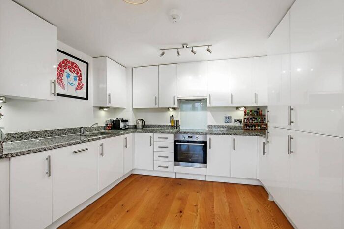 1 Bedroom Flat For Sale In Fulneck Place, Mile End, London, E1