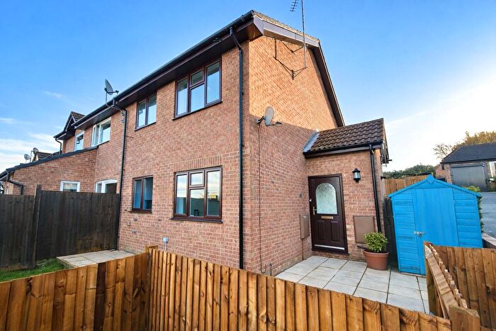 1 Bedroom End Terrace House For Sale In Tansy Close, Guildford, Surrey, GU4