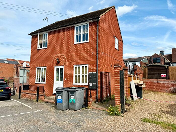1 Bedroom Maisonette To Rent In George Street, Chelmsford, Essex, CM2