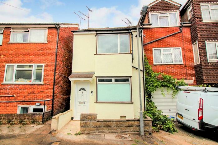 Flat To Rent In St. Johns Street, Aylesbury, HP20