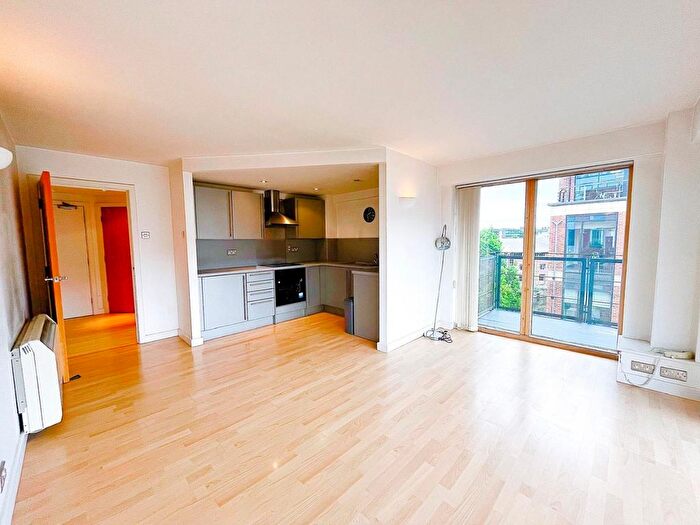 2 Bedroom Flat To Rent In The Quays, Concordia Street, Leeds, LS1
