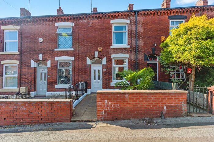 2 Bedroom Terraced House For Sale In Chadwick Street, Ashton-Under-Lyne, Greater Manchester, OL6