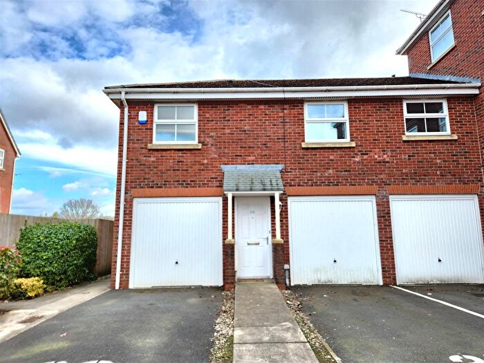 2 Bedroom Flat To Rent In Marchwood Close, Blackrod, Bolton, BL6