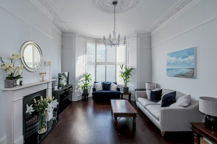 2 Bedroom Maisonette To Rent In Petherton Road, London, N5